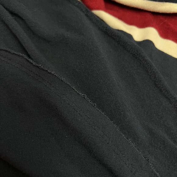 Hollister Womens Navy Blue‎ Red White Stripe V Neck Easy Tee Shirt Size M Logo - Picture 8 of 10